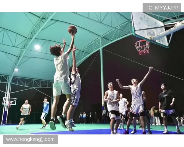 以篮球点燃青春激情共同追逐梦想展现团队力量与拼搏精神