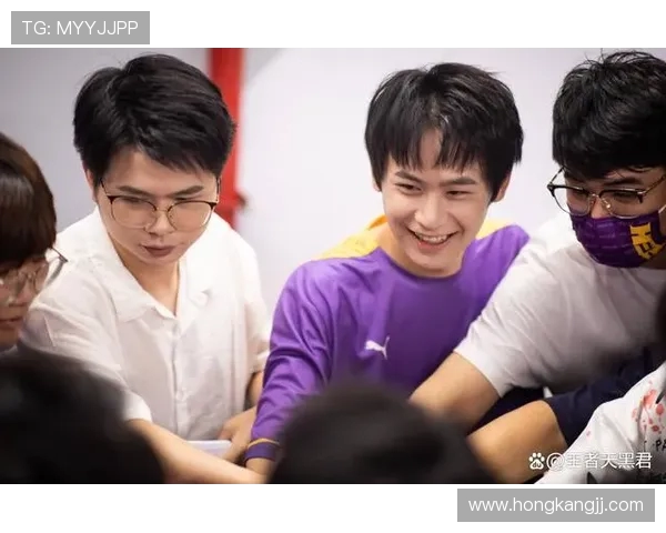 南京Hero久竞战队崛起之路:从青训到职业赛场的辉煌征程 南京Hero久竞战队崛起之路:从青训到职业赛场的辉煌征程